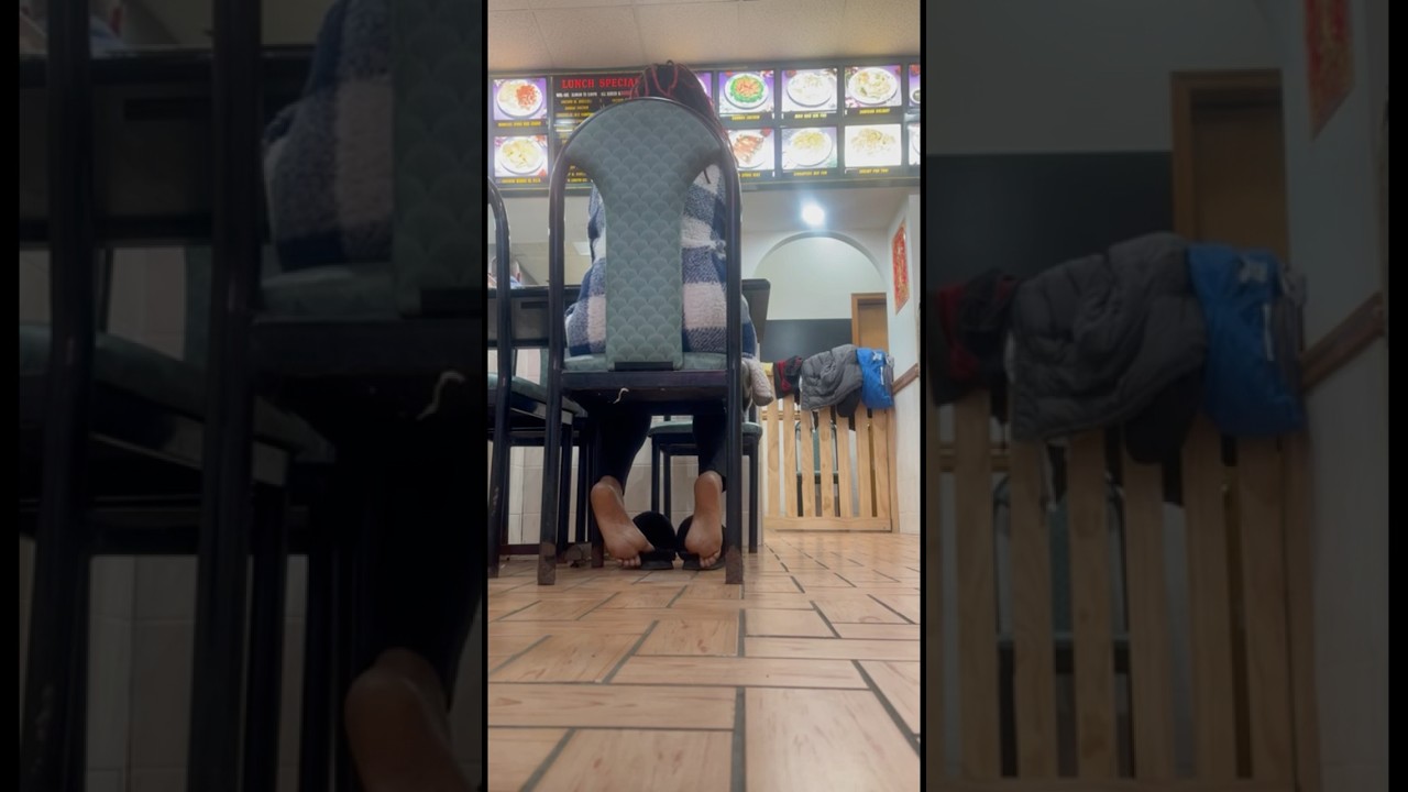 Ebony Woman at Chinese Restaurant. #candid #soles #shoeplay #Candidfeet