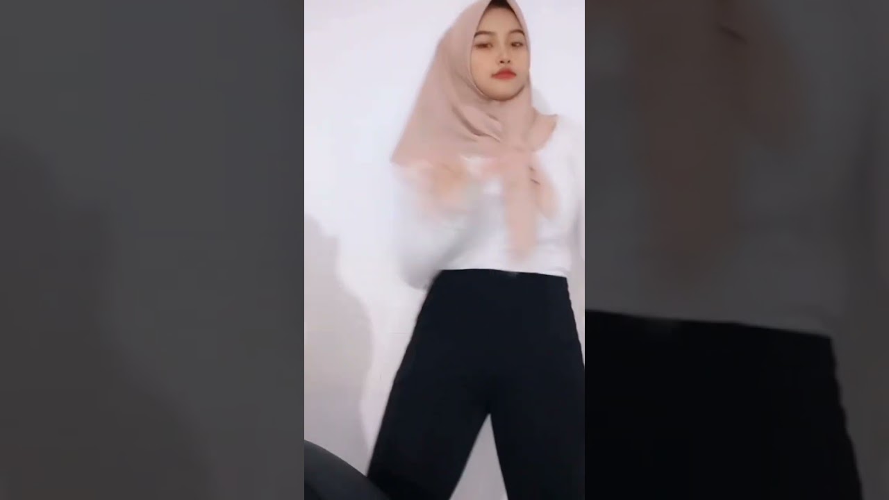 ella rochmi thalia joget hot