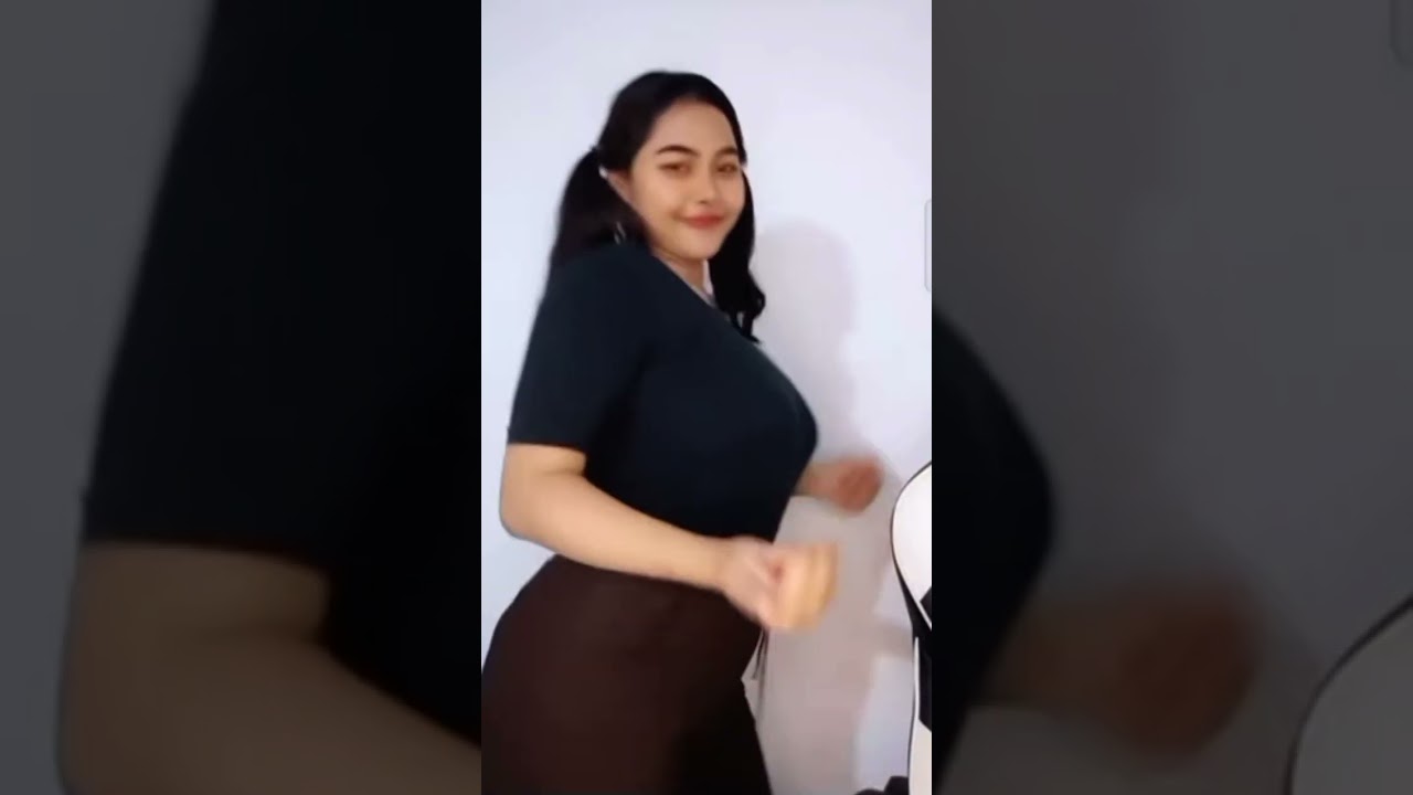 Ella thalia rochmi
