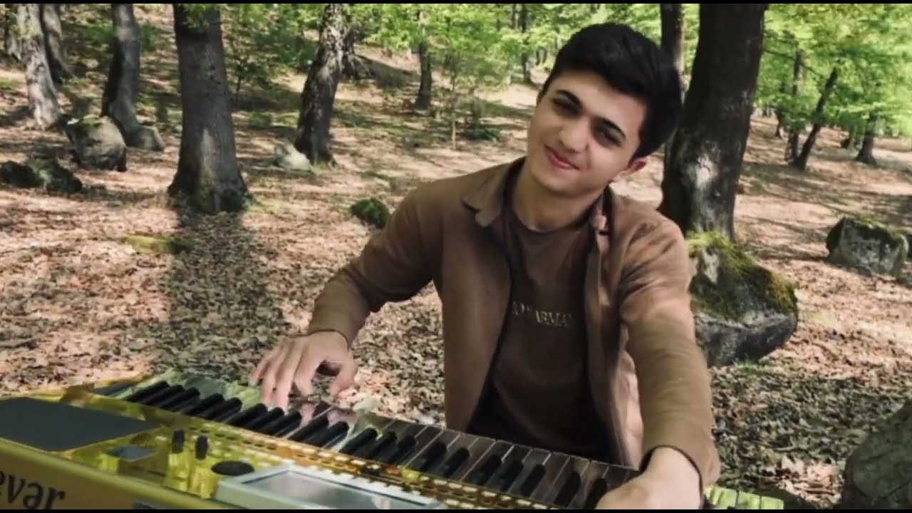 Elsever Lenkaranli - Qirmizi alma