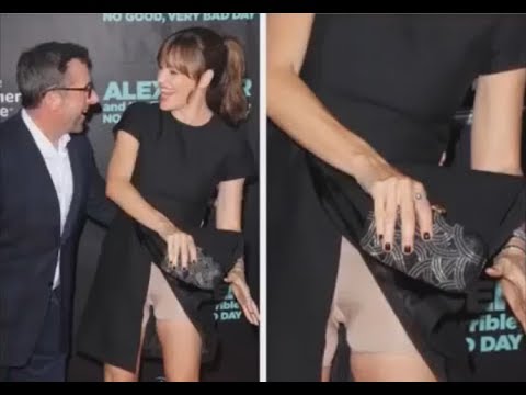 Embarrassing and revealing Celebrity wardrobe malfunctions | Celebrity News