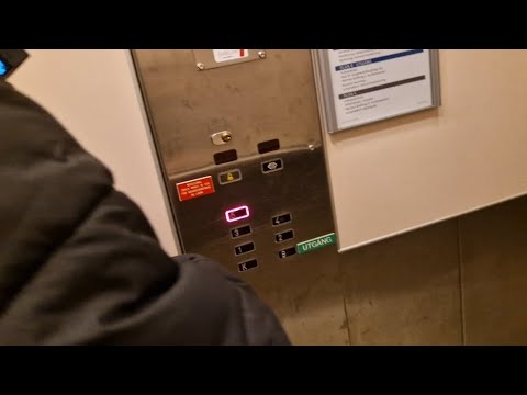 EPIC! 2x 1998 KONE MonoSpace elevators @ Sahlgrenska Hospital, Gothenburg, Sweden