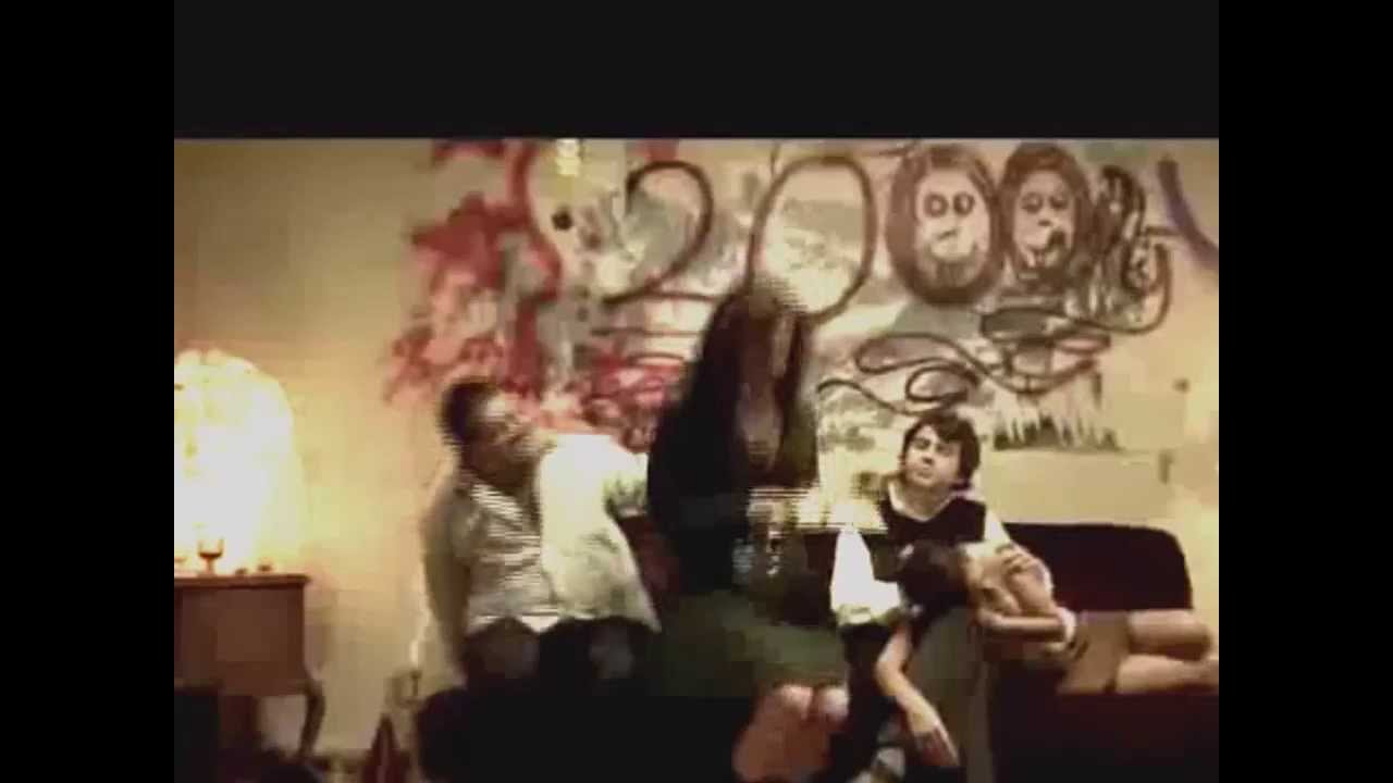 ERDEM AKAKÇE - HUYSUZ VE TATLI KADIN  (ARA FİLMİ)
