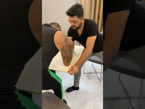 Ersin Yekin Ve Sezar Yekin Bilek Güreşi Yapıyor!!!!!!!!!