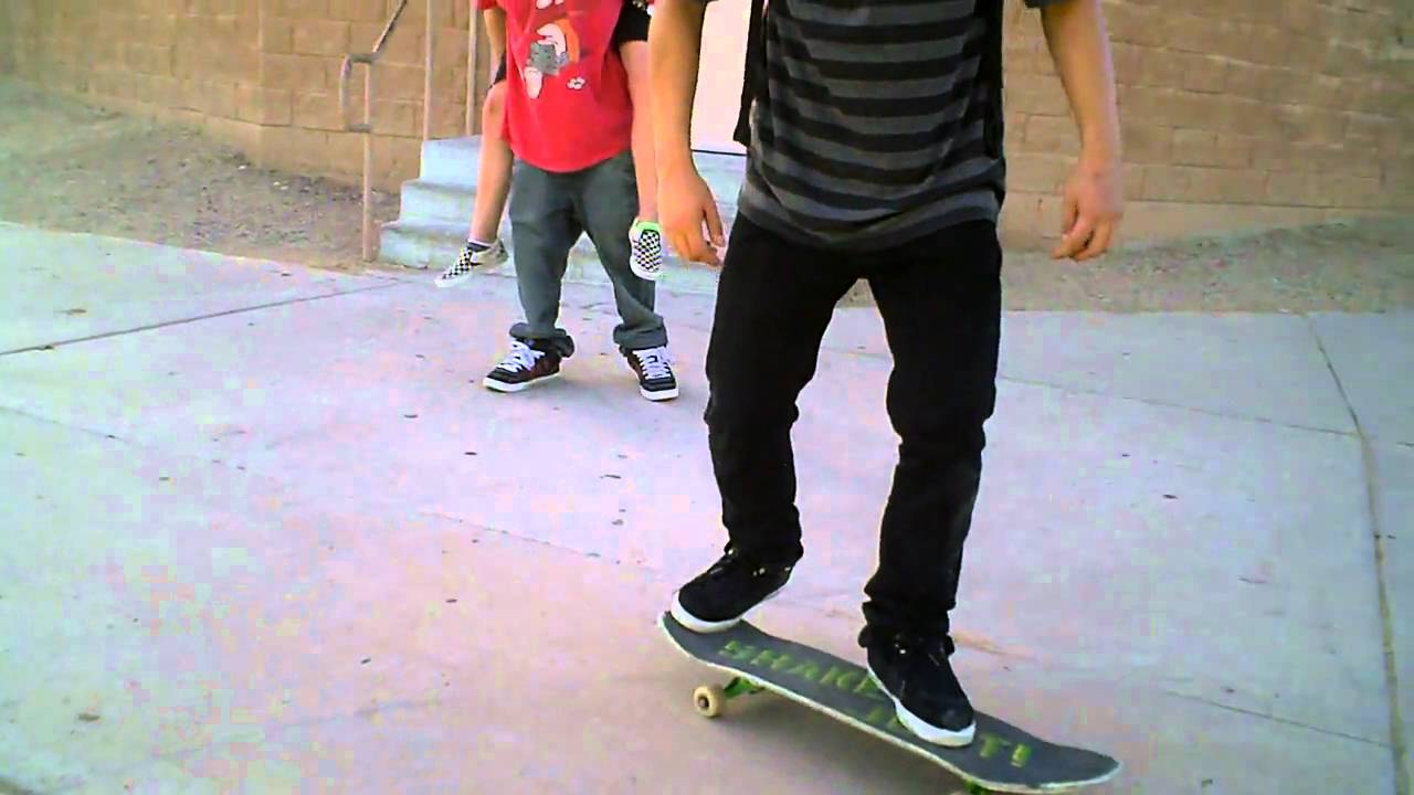 esais how to kickflip
