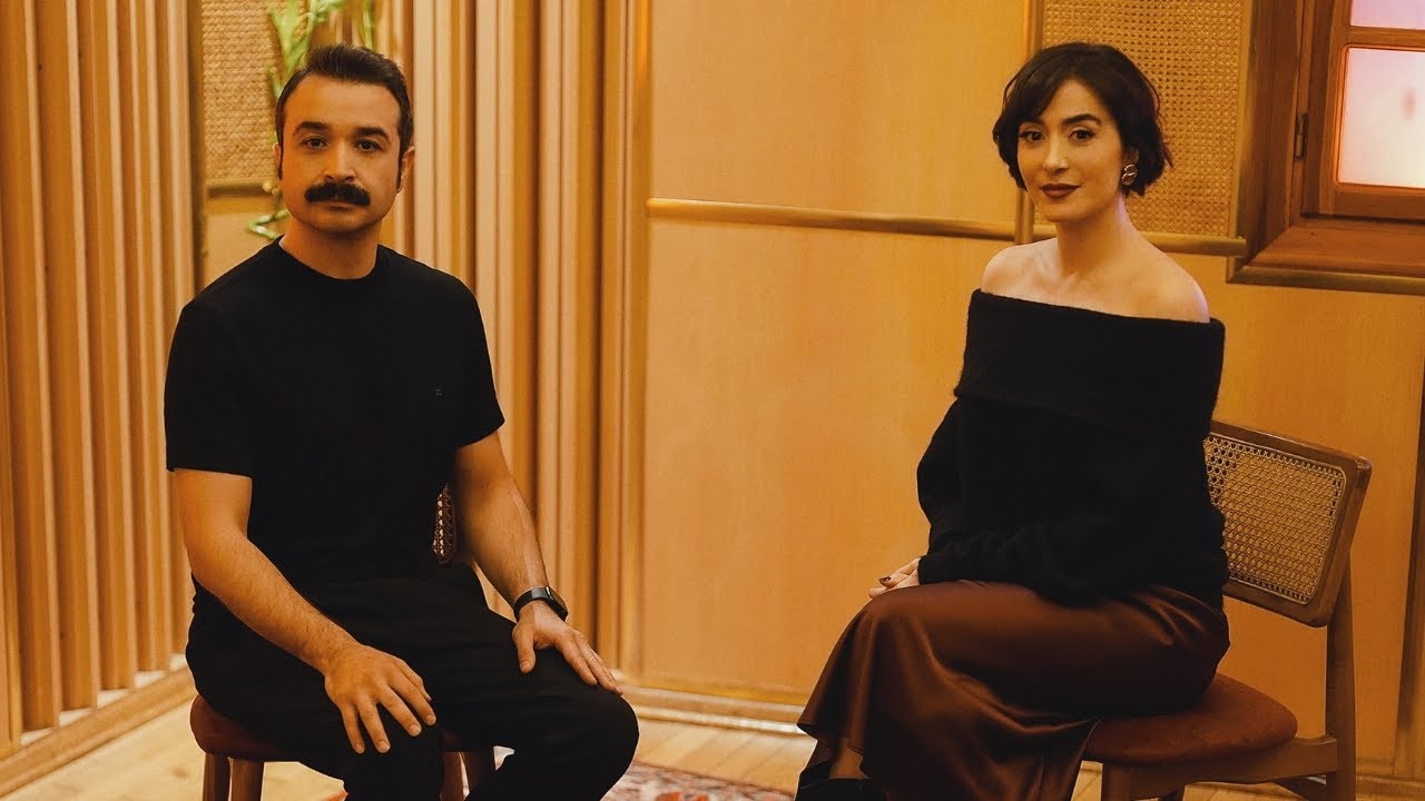 Eser Eyüboğlu  & Ezgi Eyüboğlu - Evlerinin Önü Yonca