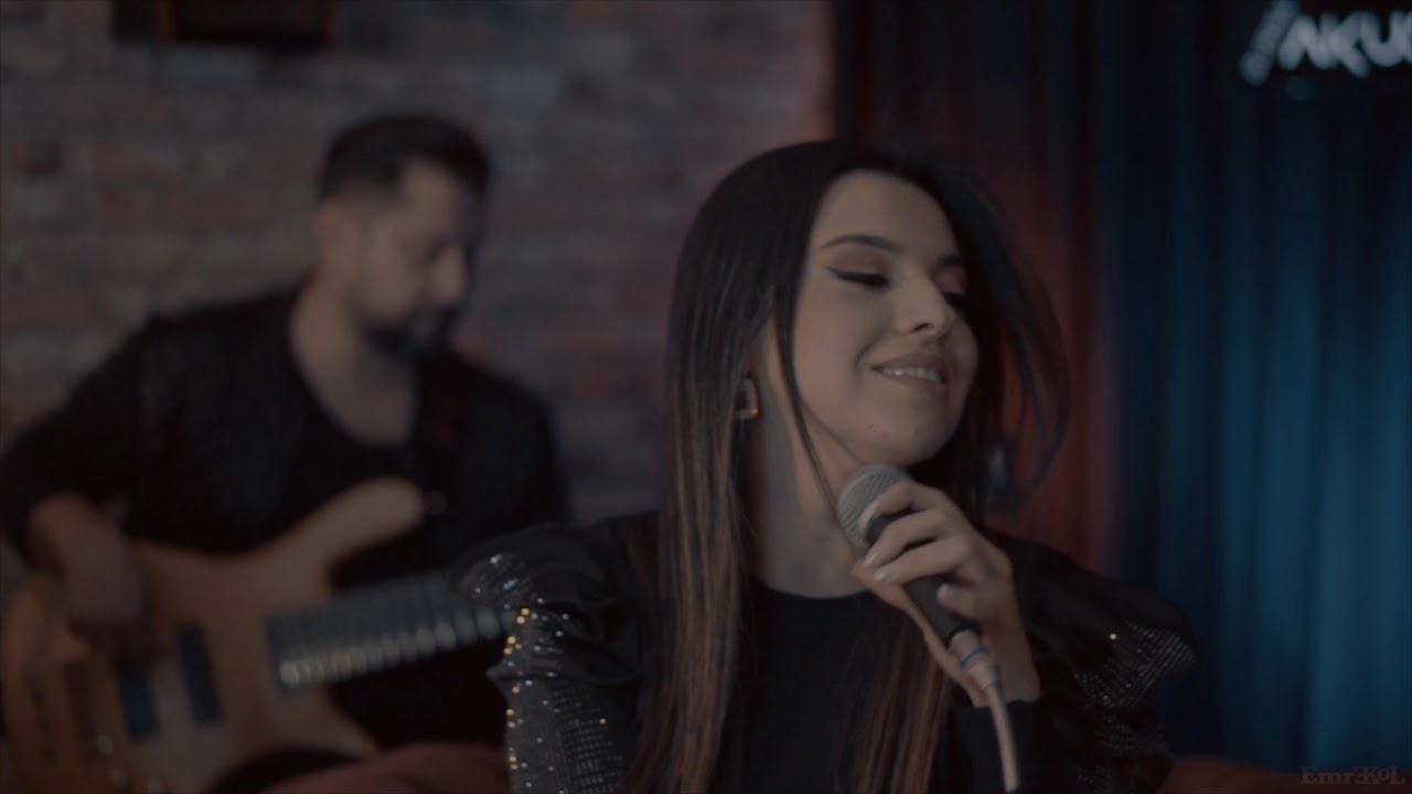 Esra Akman - Hiç Ummazdım Akustik (Aşkın Nur Yengi Cover)