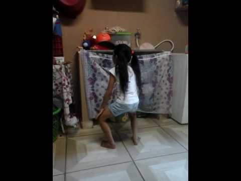 Eu dancando bum bum granada