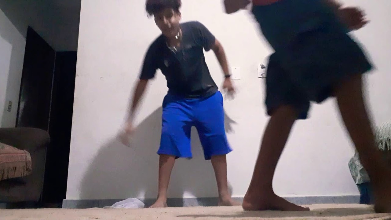 Eu e meu amigo brincando de luta