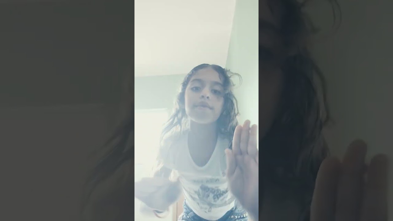 eu e minha irmã dançando