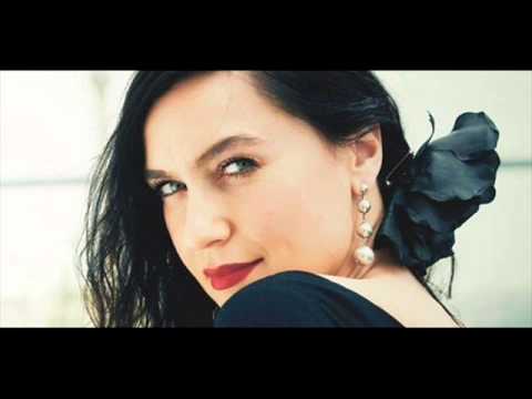 Şevval Sam - Menekşe Gözler Hülyalı