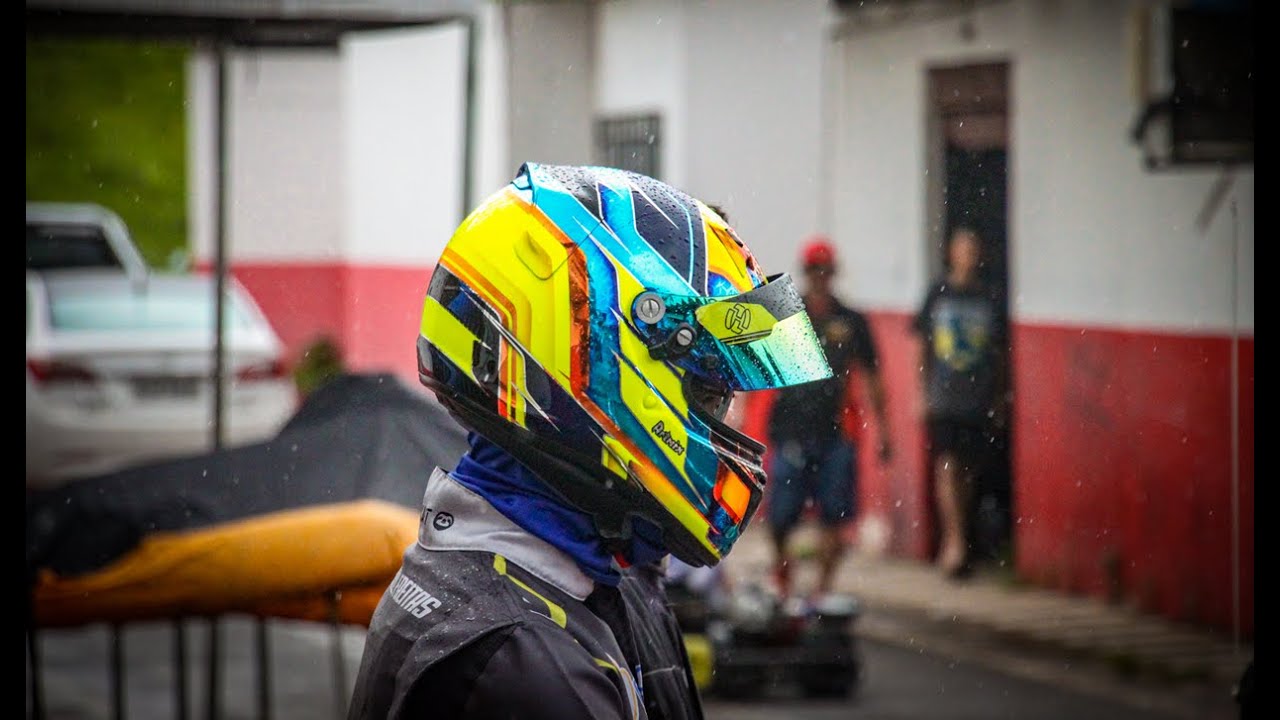 FABRICA DA ARAI - HOW ARAI HELMET ARE MADE