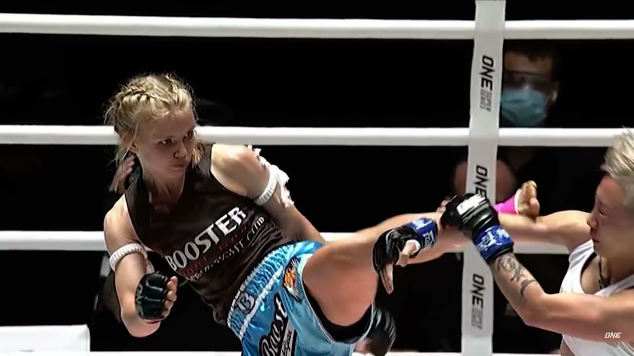 FACE KICK GIRLS