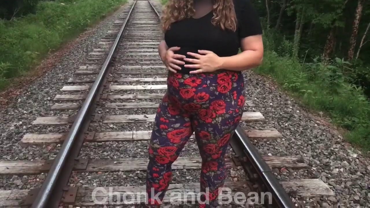 Fat Girlfriend plays with her Big Belly [BBW]