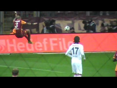 Felipe Melo topa yetişmek için Uçuyor!
