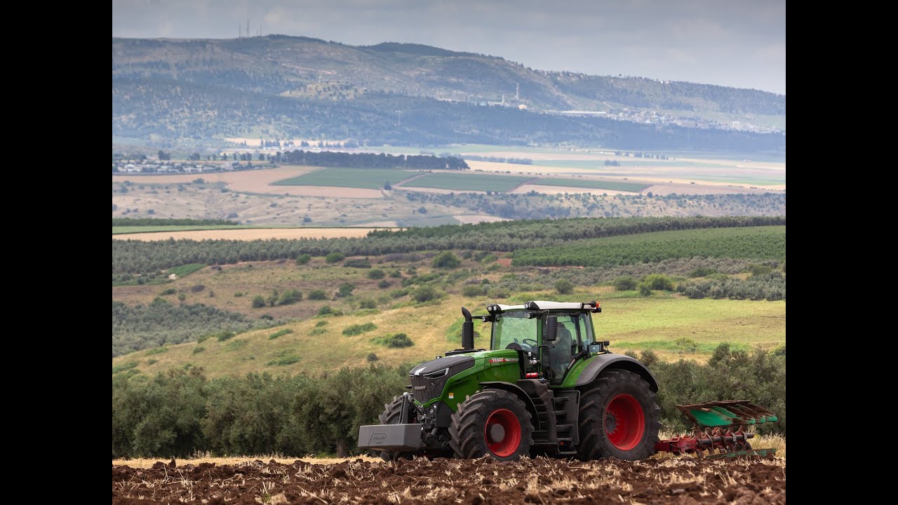 Fendt 1050 Vario Tractor