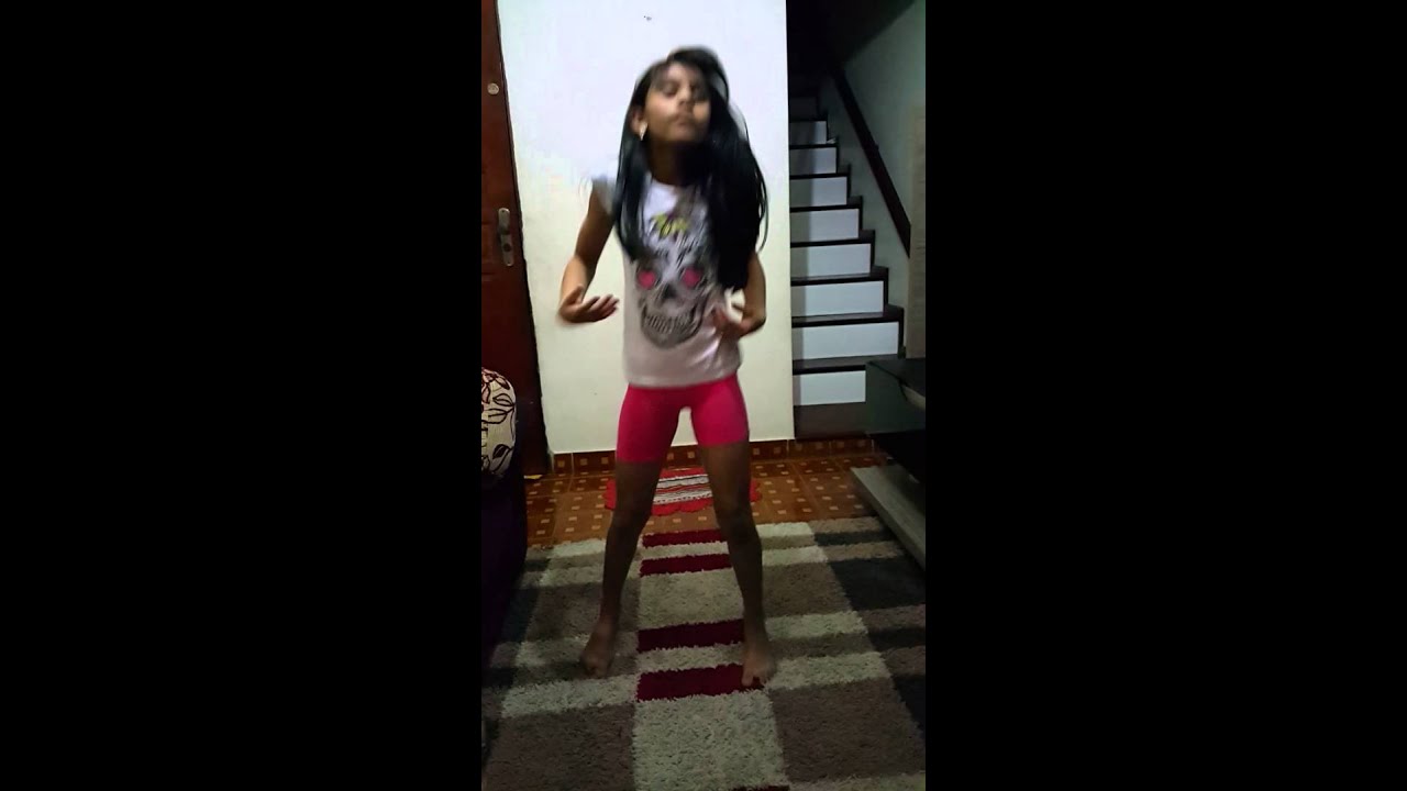Fernanda dançando (Anitta bang)