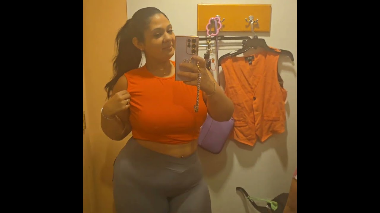 FITTING ROOM