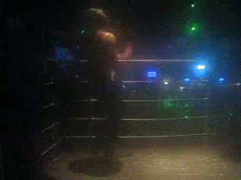 Flora's sexy dance !
