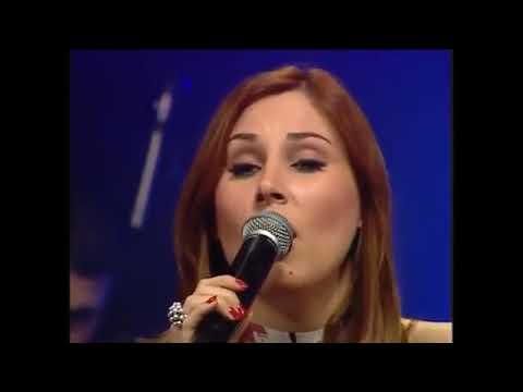Funda Arar - Kaldırımlar (Akustik Konser)