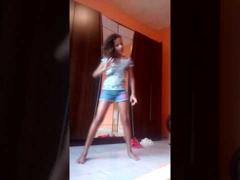 Gaby dança muito