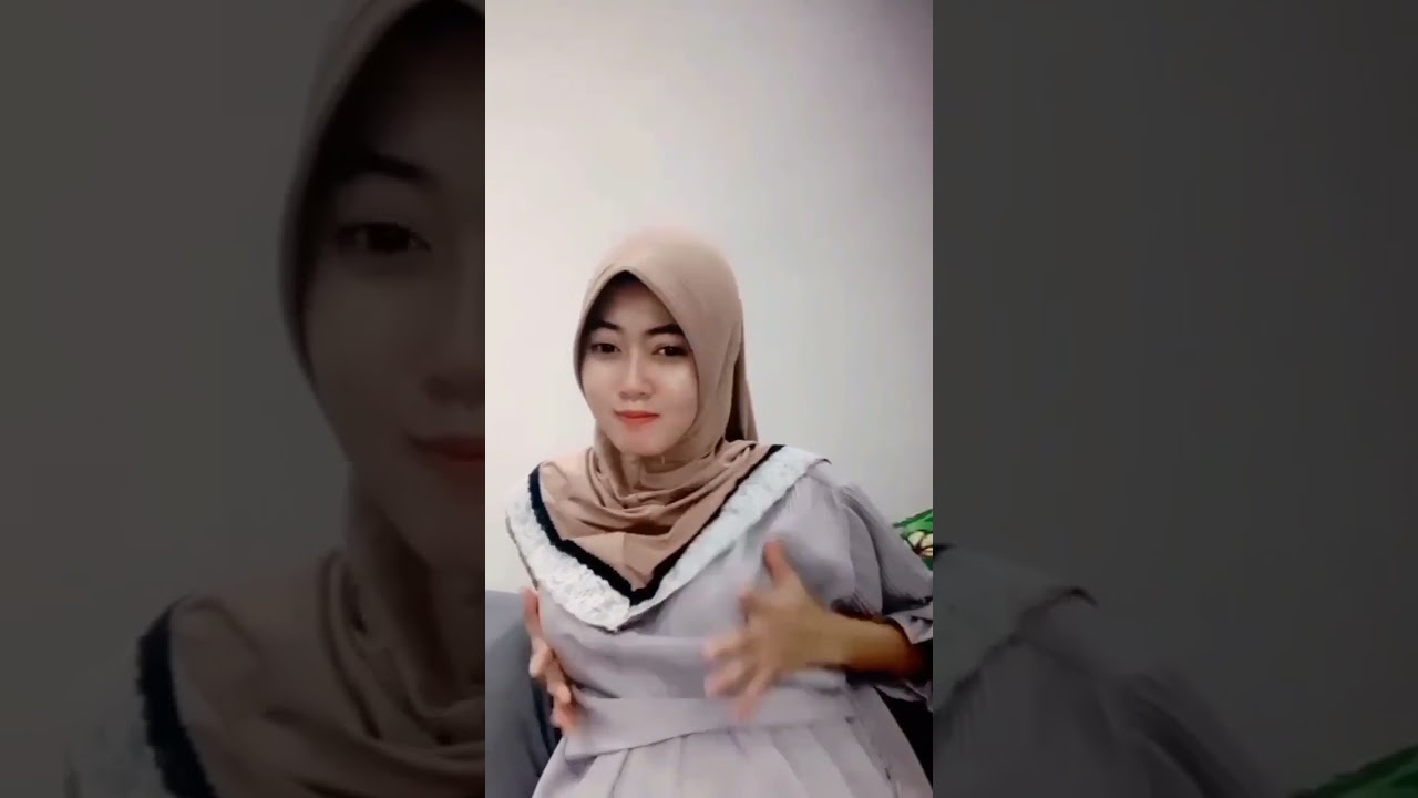 gadis jilbab kalo lagi nahan nafsu begini caranya #hijab #ukti #jilbab