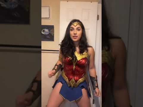Gal gadot dancing 😍 #wonderwoman #americanidol