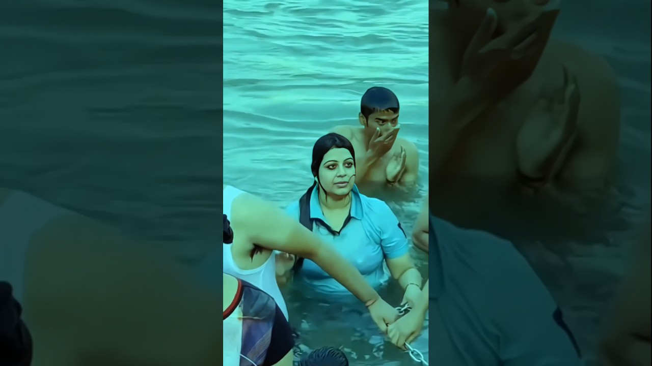 😍Ganga bath : beauty in river 💦🌷 #ganga #bathing #gangariver #shorts