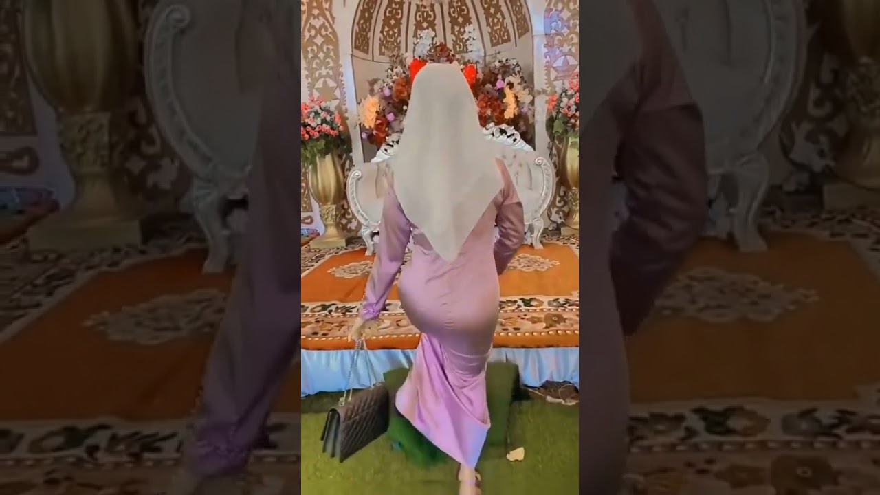 gesek pantat ah crot
