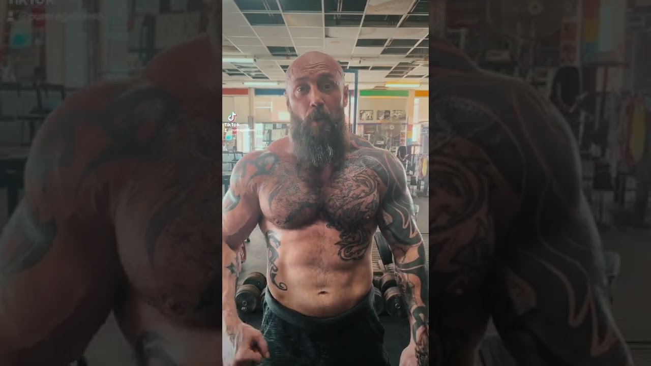 #getmoving #fitnessmotivation #bodybuilding #motivation #tattoos #beard #muscle #pecs