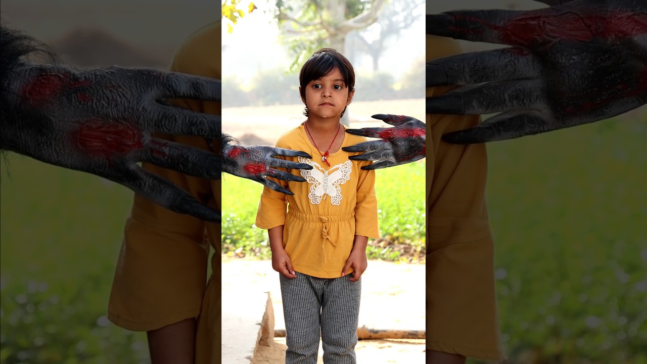 Ghost Hands✋ Bhoot ke Hath or Sister funny prank video #shorts #bhoot #viral #prank #funny