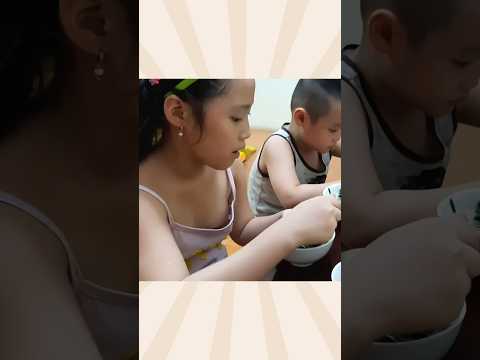 Gia feeds Cò with Lá lốt vegetables 🌿🥬 #gialinh #silentsea #bibabibo #gialinhbibabibo