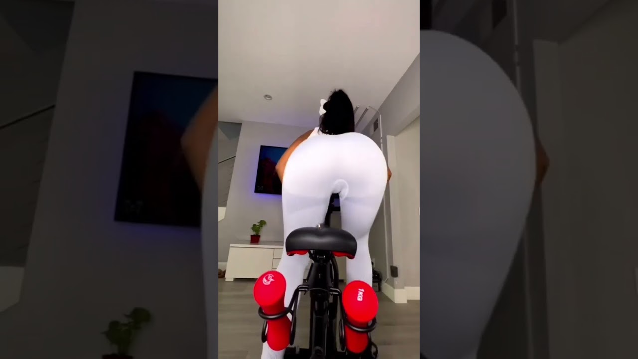 Giantess Ebony Buttcrush On Excercise Bike