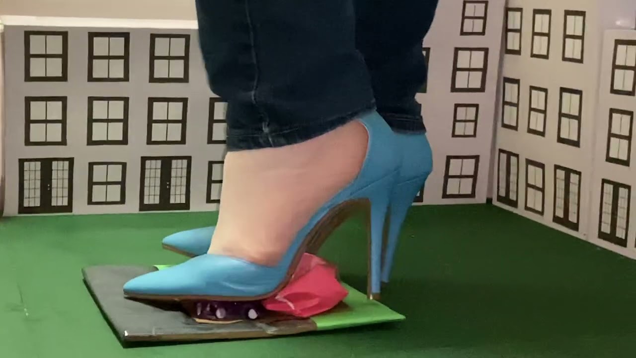 Giantess in Blue Pumps Crushing House and Car