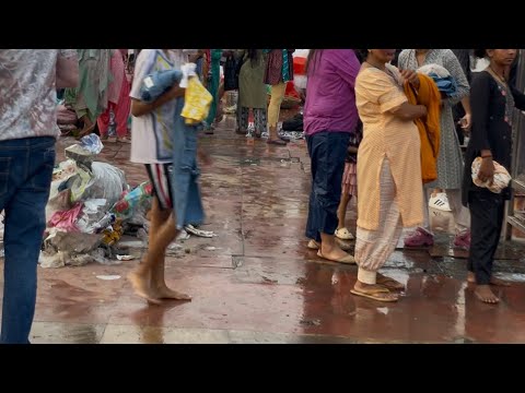 girl bath in open | ganga snan in open | #ganga #gangasnan #gangaaarti