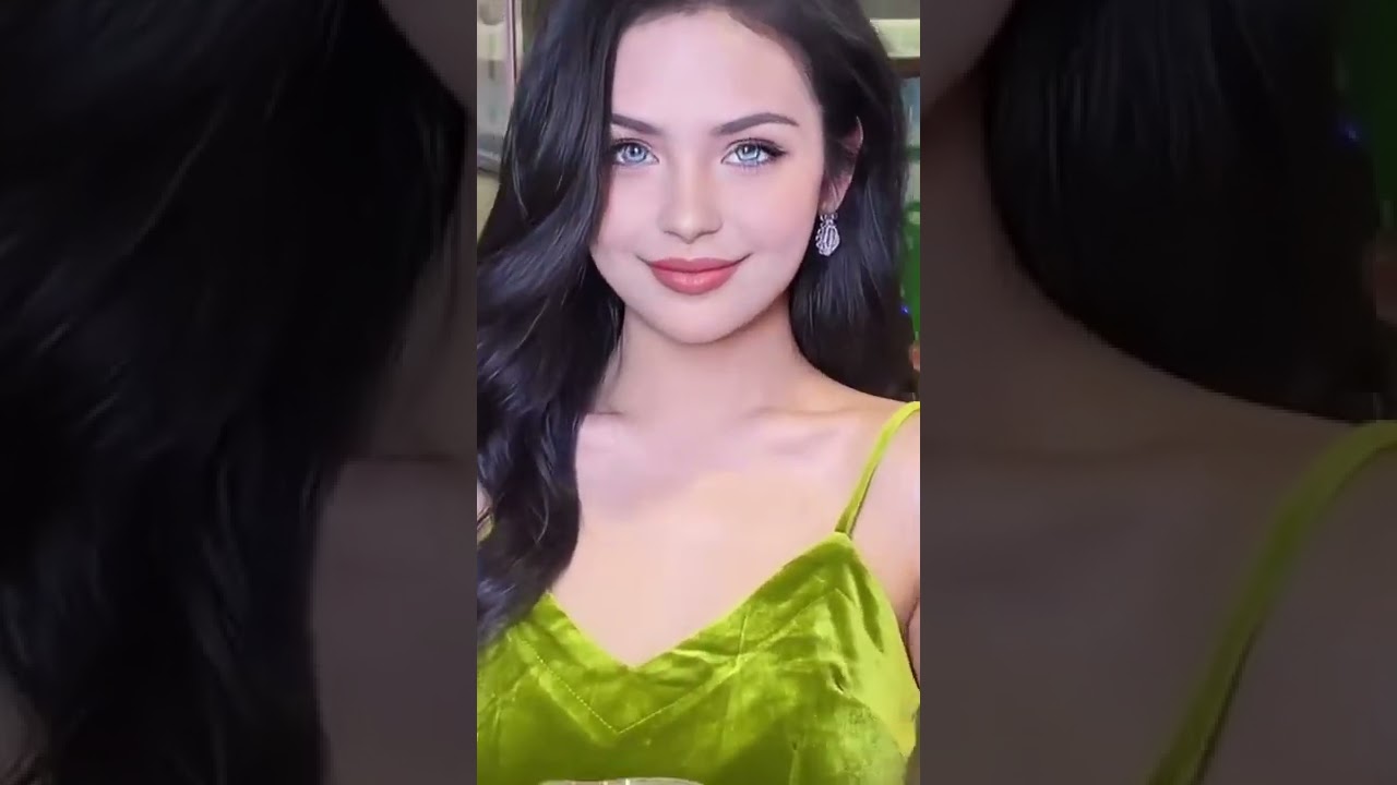 Girl With Amazing Blue Eyes Super Hot Girl Daily