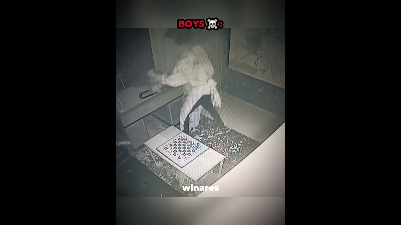 Girls vs Boys in horror escape room #edit #trollface #troll