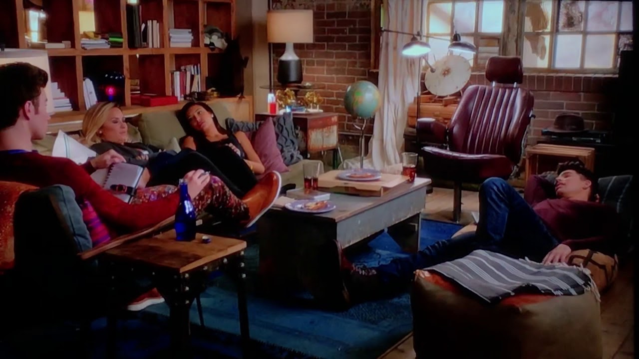 Glee: Pamela Lansbury is born (504)