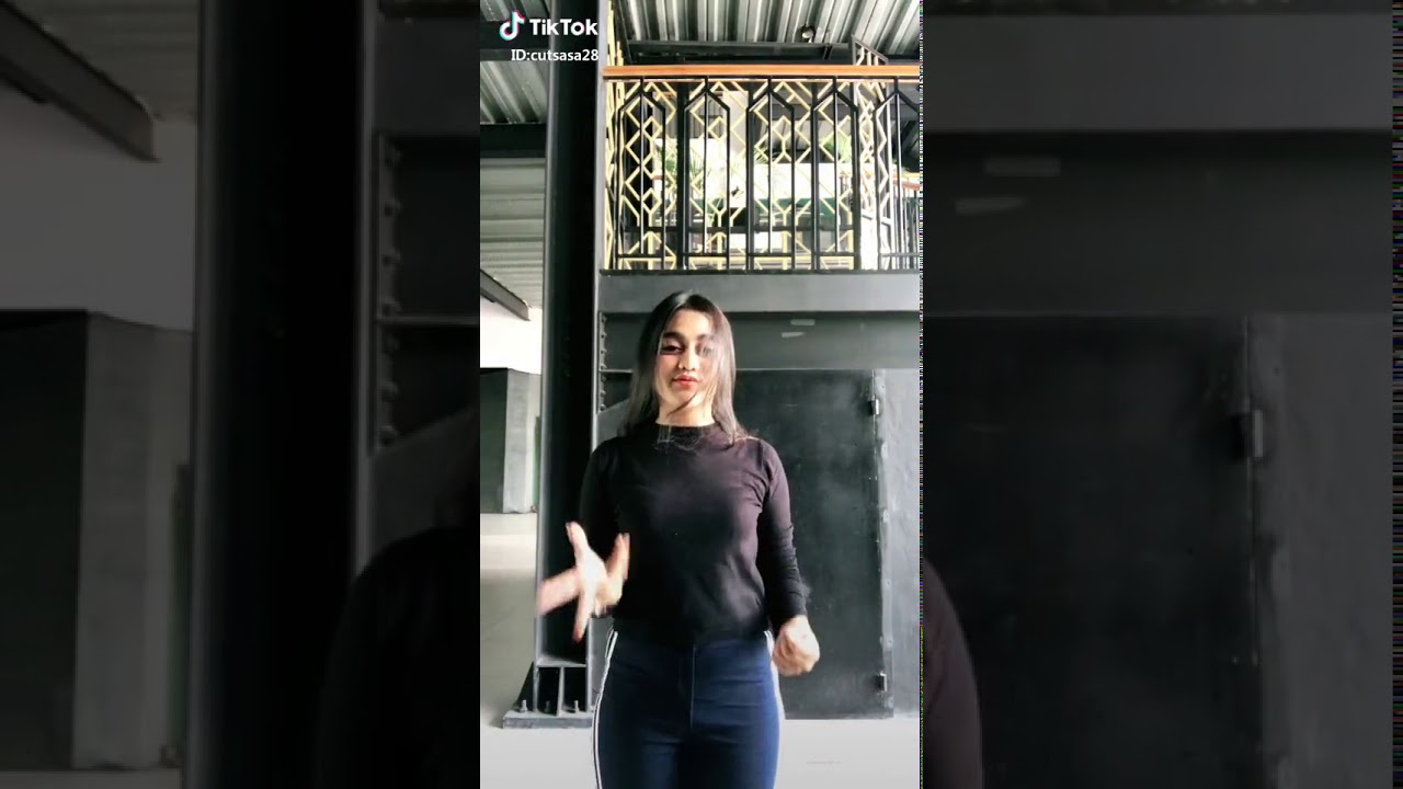Goyangan cewek cantik di tiktok ahhh