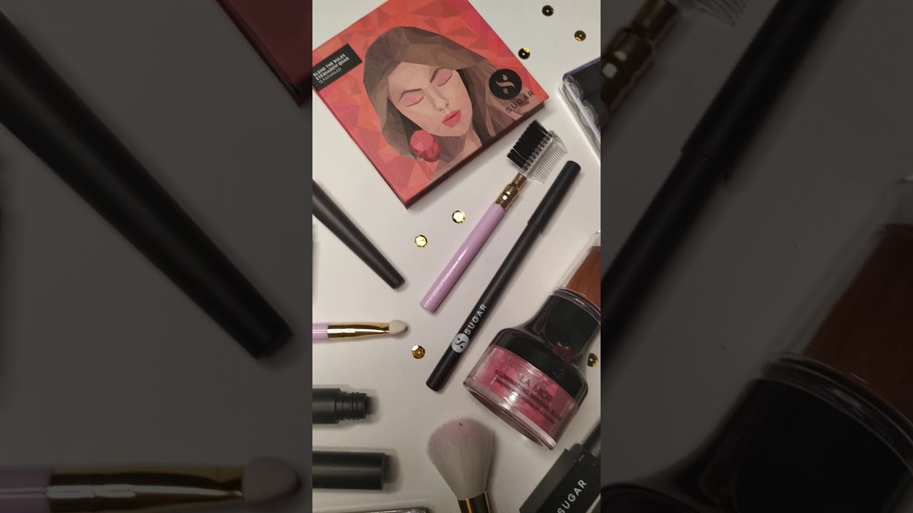 Grab 2 Makeup inside the August Fab Bag