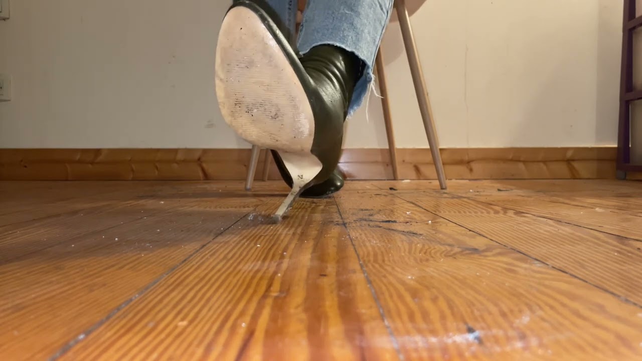 Green Boots Guess lick