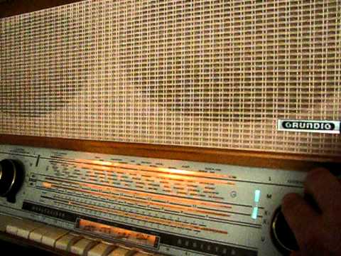 Grundig 5490 tube radio