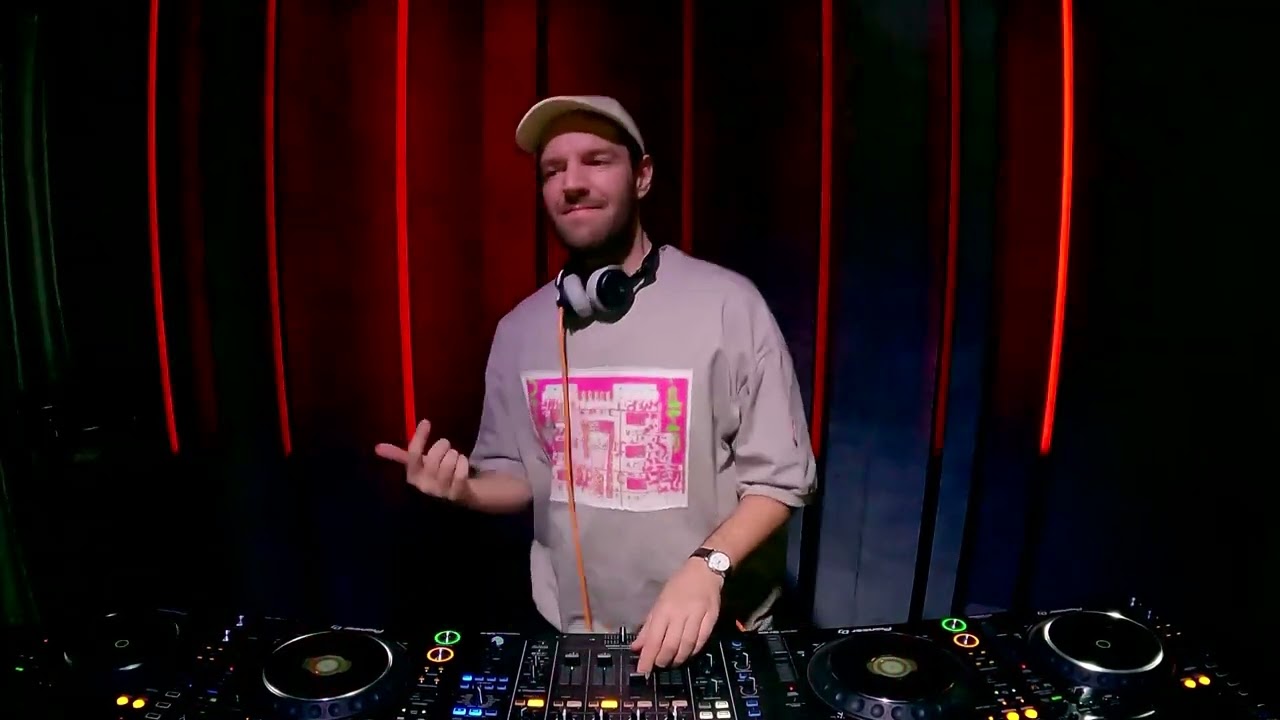 GUZY at Mix Mission for Sunshine Live