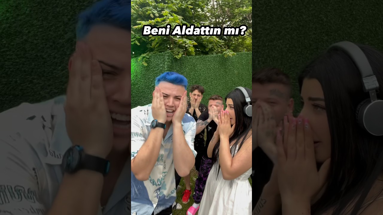 Gözde Akgün - Semih Varol | Kulaklıkla soruları cevaplama challange | #gözdeakgün #shorts
