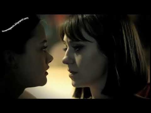Hande Soral Lezbiyen Öpüşme