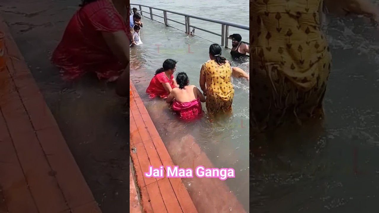 Har Har Gange | Ganga Snan | Open Holy Bath in Ganga | Har Ki Pauri Haridwar Darshan | #shorts