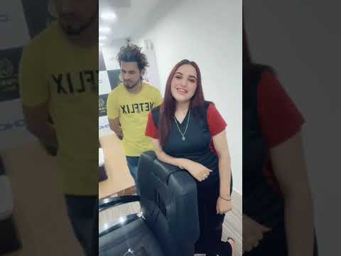 Hareem Shah New Hot Sexy Viral Video Shorts(4)