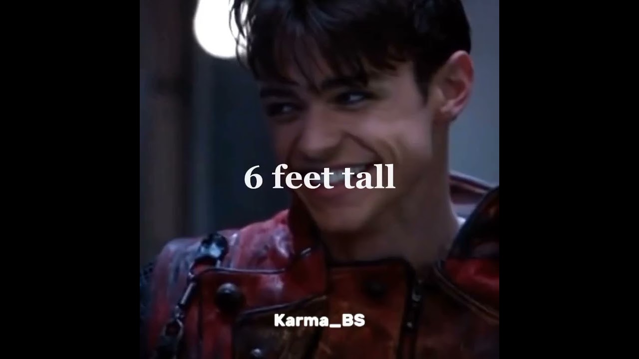 Harry Hook 🤭 | 6 feet tall | 💪💪 #descendants #harryhook