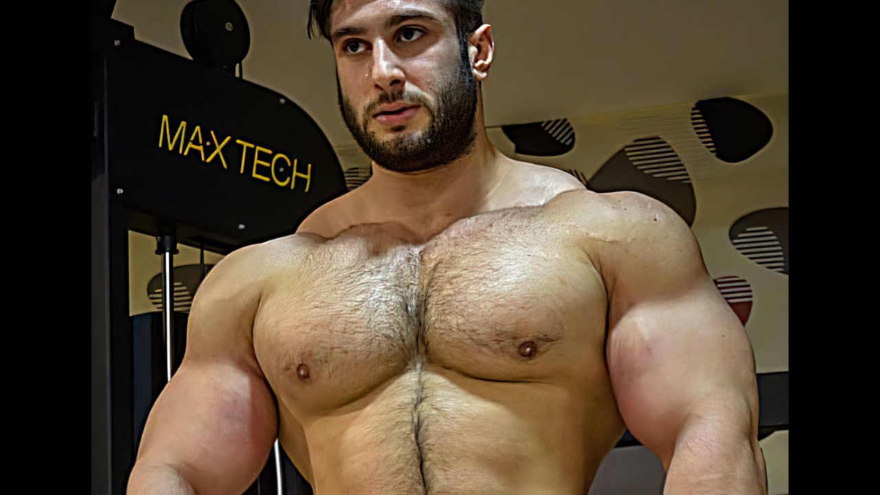 Harun Yilmaz Flexing 💪
