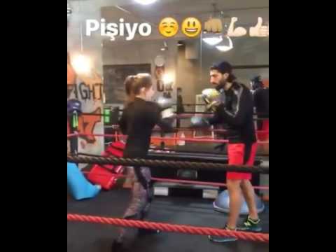 Hazal kaya pişiyo 😊😁👊💪👍